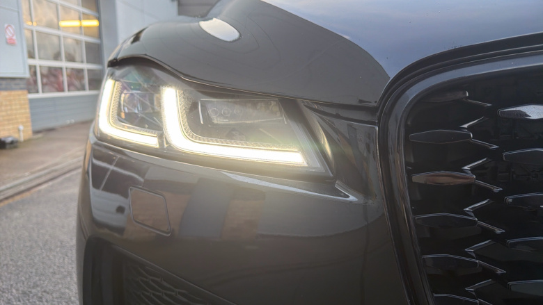 Jaguar F-Pace 2.0 D200 R-Dynamic HSE Black 5dr Auto AWD Diesel Estate